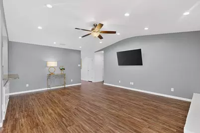 1915 Glenrose Lane, Carrollton, TX 75007 - Photo 6