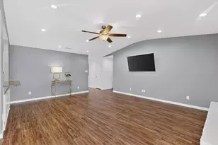 1915 Glenrose Ln, Carrollton, TX 75007 - Photo 6