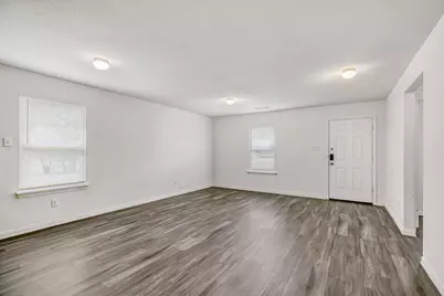 1123 Division Street, Greenville, TX 75401 - Photo 2