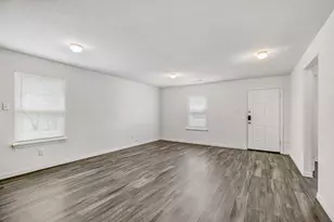 1123 Division St, Greenville, TX 75401 - Photo 2