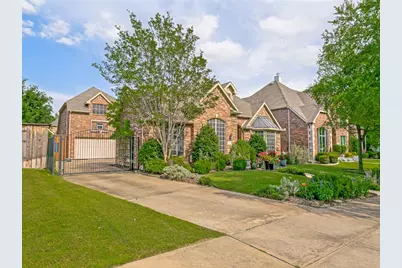 1209 Queen Guinevere Drive, Lewisville, TX 75056 - Photo 2