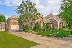 1209 Queen Guinevere Dr, Lewisville, TX 75056 - Photo 2