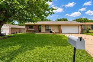 805 Long Dr, Mineral Wells, TX 76067 - Photo 2