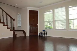 913 Shelby Ln, Lewisville, TX 75056 - Photo 2