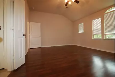 913 Shelby Lane, Lewisville, TX 75056 - Photo 14