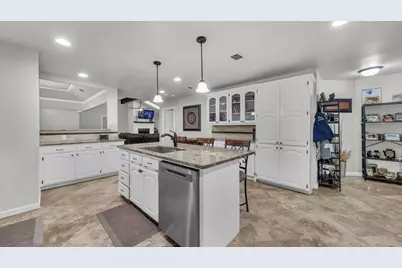 8012 Ravenswood Road, Granbury, TX 76049 - Photo 10