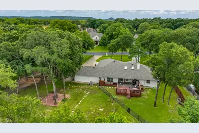 8012 Ravenswood Road, Granbury, TX 76049 - Photo 24