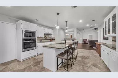 8012 Ravenswood Road, Granbury, TX 76049 - Photo 8