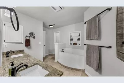 8012 Ravenswood Road, Granbury, TX 76049 - Photo 12