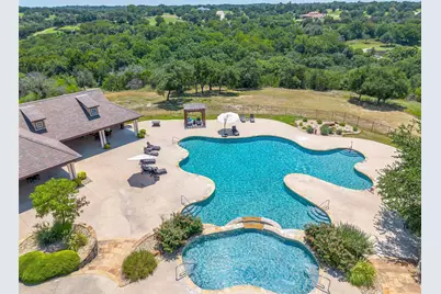 8129 Lanark Court, Cleburne, TX 76033 - Photo 2