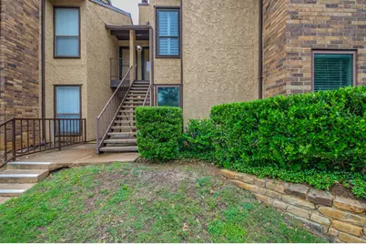 1901 Cloisters Drive #914, Arlington, TX 76011 - Photo 2