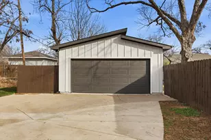 901 Elsbeth St, Dallas, TX 75208 - Photo 40