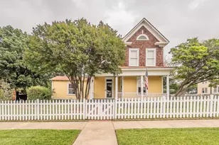 1419 Lipscomb St, Fort Worth, TX 76104 - Photo 1