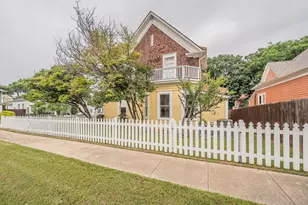 1419 Lipscomb St, Fort Worth, TX 76104 - Photo 2