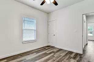 1103 S Montgomery St, Sherman, TX 75090 - Photo 16