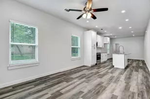 1103 S Montgomery St, Sherman, TX 75090 - Photo 4