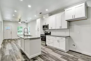1103 S Montgomery St, Sherman, TX 75090 - Photo 6