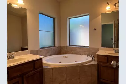 10625 Braewood Drive, Fort Worth, TX 76131 - Photo 12