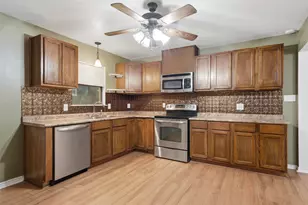 303 N Milam St, Rogers, TX 76569 - Photo 4