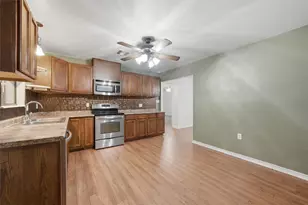 303 N Milam St, Rogers, TX 76569 - Photo 2