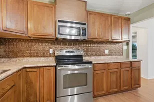 303 N Milam St, Rogers, TX 76569 - Photo 6