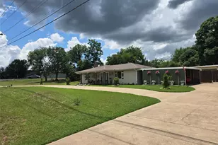1316 E Apache Trail, Granbury, TX 76048 - Photo 2