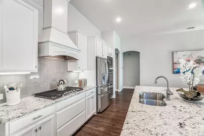 8359 Norwich, The Colony, TX 75056 - Photo 6