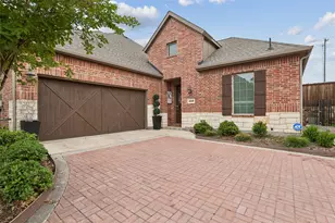 2045 Spotted Fawn Dr, Arlington, TX 76005 - Photo 1