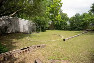 1106 E Franklin St, Hillsboro, TX 76645 - Photo 6