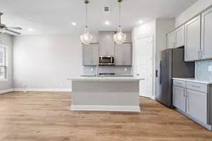 12972 Rockham Ln, Farmers Branch, TX 75234 - Photo 6