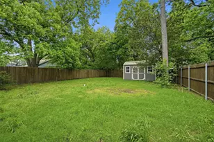 204 N Holly Ave, Sherman, TX 75092 - Photo 26