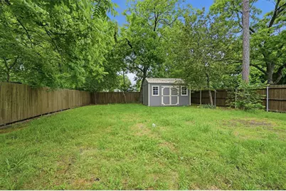 204 N Holly Avenue, Sherman, TX 75092 - Photo 28