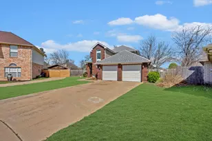 4212 Maryanne Pl, Haltom City, TX 76137 - Photo 4