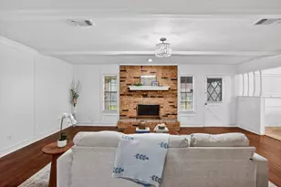 2132 Sandy Ln, Irving, TX 75060 - Photo 4