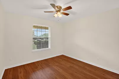 2132 Sandy Lane, Irving, TX 75060 - Photo 14