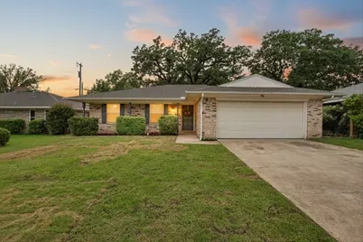 2132 Sandy Lane, Irving, TX 75060 - Photo 2