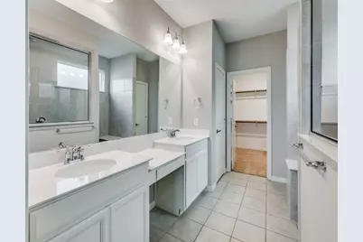 944 Crest Breeze Drive, Fort Worth, TX 76052 - Photo 12
