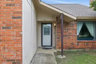3611 Luallen Dr, Carrollton, TX 75007 - Photo 8