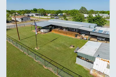 703 N Harvey Street, Breckenridge, TX 76424 - Photo 4