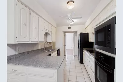 412 Oakmont Lane N, Fort Worth, TX 76112 - Photo 6