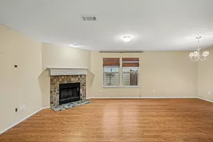 1865 Lynnwood Hills Dr, Fort Worth, TX 76112 - Photo 4