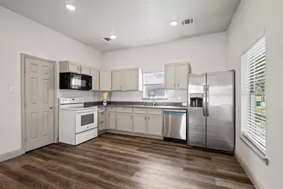 108 Holcombville Road, Tom Bean, TX 75489 - Photo 8