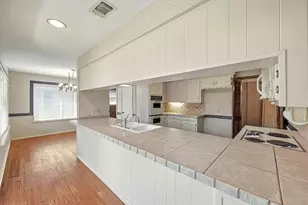 1100 Purdue Dr, Arlington, TX 76012 - Photo 6