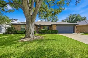 1100 Purdue Dr, Arlington, TX 76012 - Photo 1