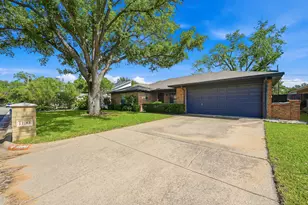 1100 Purdue Dr, Arlington, TX 76012 - Photo 2