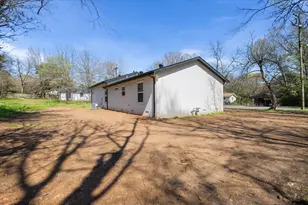 702 S Montgomery St, Gilmer, TX 75644 - Photo 2