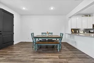 685 Watersedge Ct, Lewisville, TX 75067 - Photo 4
