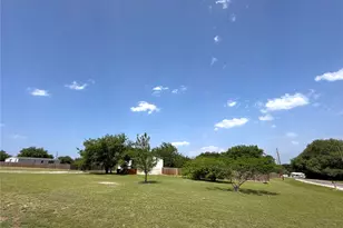 4113 Goliad Dr, Granbury, TX 76048 - Photo 4