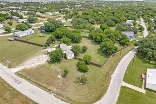 4113 Goliad Dr, Granbury, TX 76048 - Photo 2