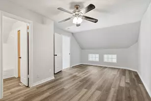 9805 Walnut St, Dallas, TX 75243 - Photo 18